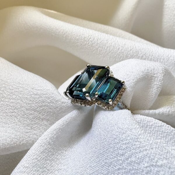 14ct White Gold London Blue Topaz Ring - Image 3
