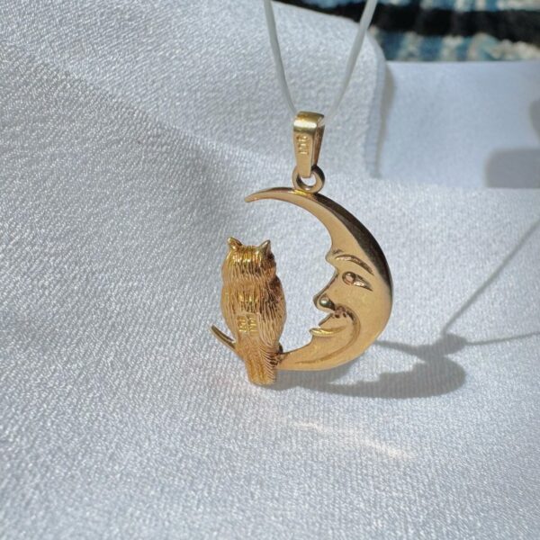 9ct Yellow Gold Moon & Owl Pendant - Image 3