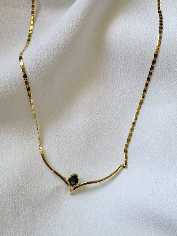 18ct Yellow Gold Sapphire Necklace - Image 3