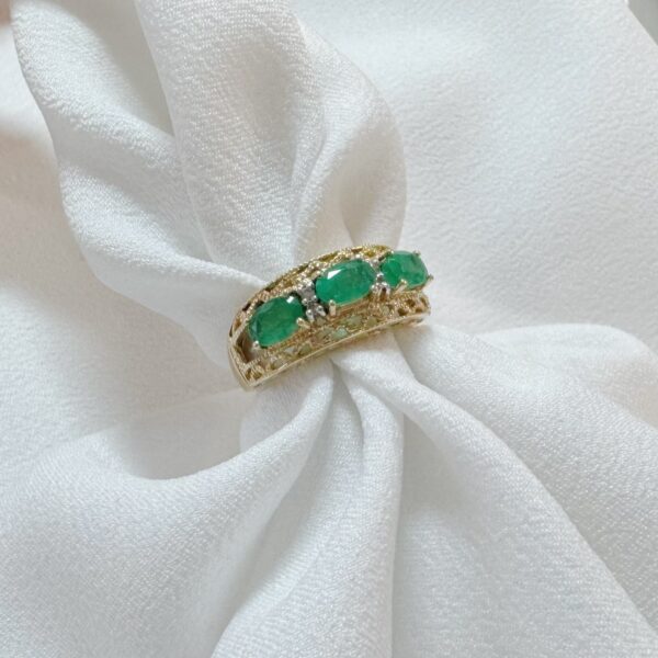 14ct Yellow Gold Emerald Ring - Image 2