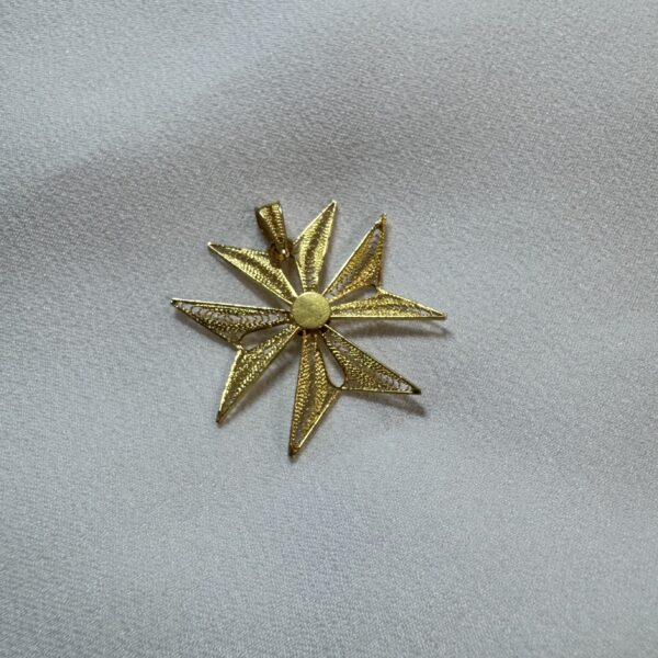 18ct Yellow Gold Maltese Cross Pendant - Image 2