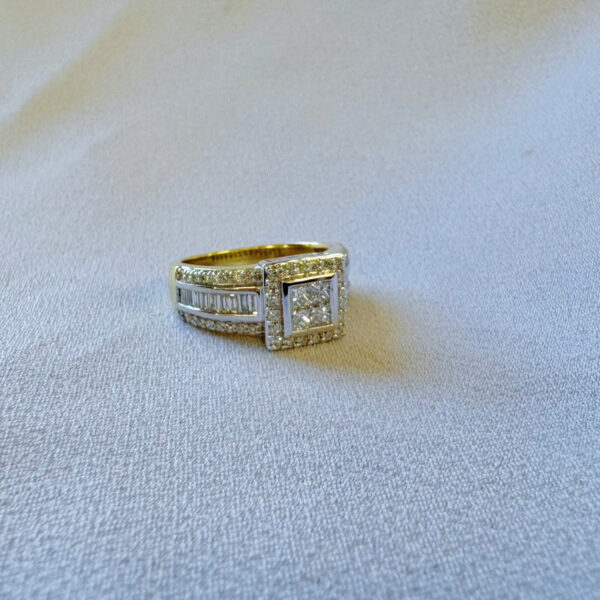 18ct Yellow & White Gold Diamond Ring - Image 3